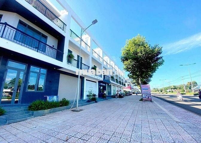 Bán mặt tiền nhựa Lê A DT150m² sổ riêng full thổ cư