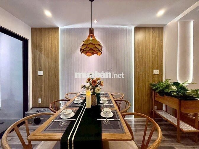 NHỈNH 8 TỶ – SỞ HỮU VILLA 3 TẦNG NGAY NGUYỄN CÔNG TRỨ DT 400 TRIỆU/NĂM