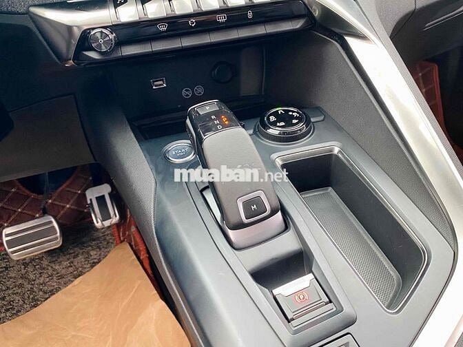 Peugeot 3008 2024 Premium - 9300 km