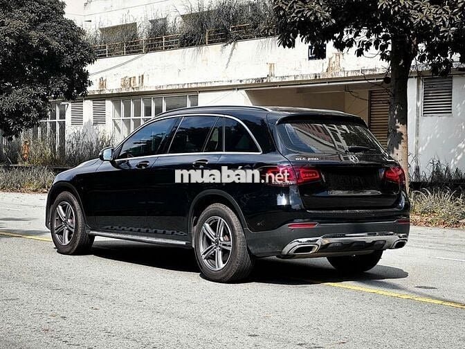 Mercedes Benz GLC200 2021