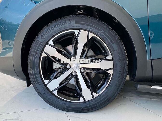 Peugeot 3008 2024 Premium - 9300 km