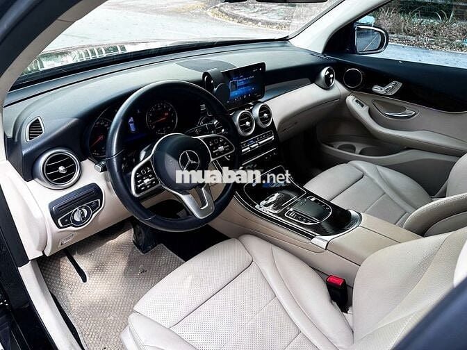 Mercedes Benz GLC200 2021