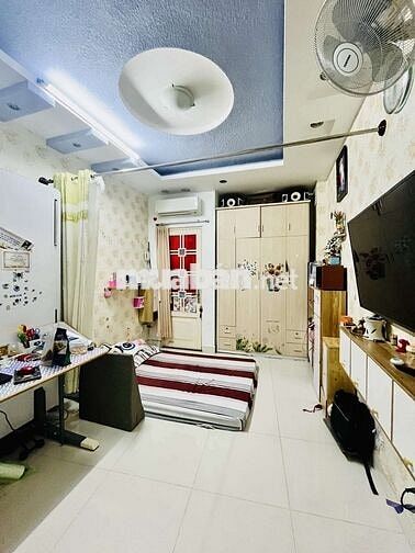 NHỈNH 5 TỶ , TÂN BÌNH GIÁP Q10 , 30m2 , 5 TẦNG NGAY CV LÊ THỊ RIÊNG