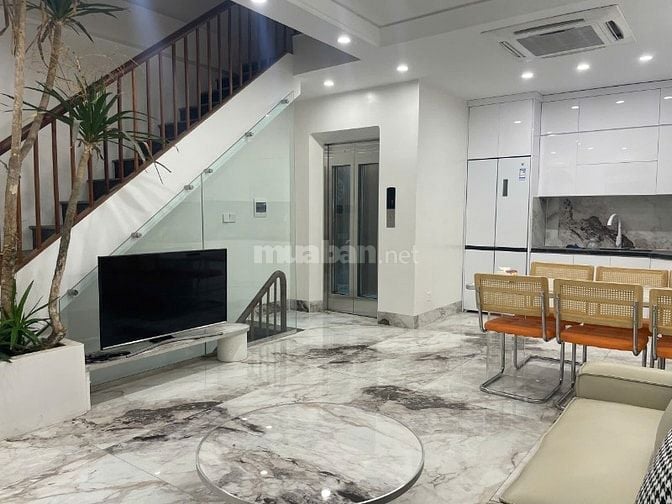 Cho thuê nhà ngõ 150 hoa bằng 38m x6T thang máy