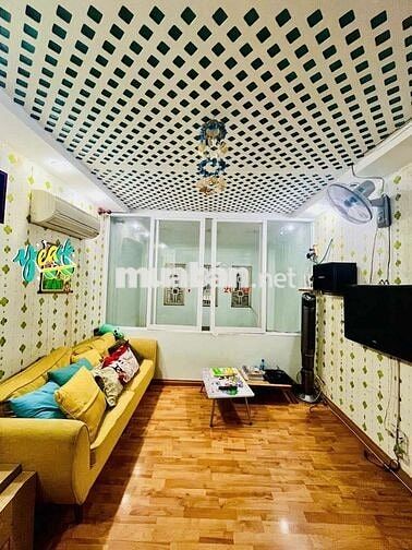 NHỈNH 5 TỶ , TÂN BÌNH GIÁP Q10 , 30m2 , 5 TẦNG NGAY CV LÊ THỊ RIÊNG