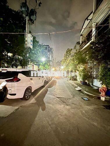 NHỈNH 5 TỶ , TÂN BÌNH GIÁP Q10 , 30m2 , 5 TẦNG NGAY CV LÊ THỊ RIÊNG