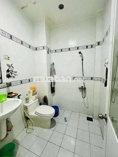 NHỈNH 5 TỶ , TÂN BÌNH GIÁP Q10 , 30m2 , 5 TẦNG NGAY CV LÊ THỊ RIÊNG