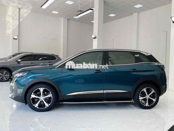 Peugeot 3008 2024 Premium - 9300 km