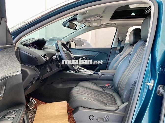 Peugeot 3008 2024 Premium - 9300 km