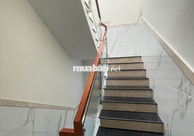 BÁN NHÀ 3 TẦNG – HẺM NHỰA GẦN MẶT TIỀN PHAN VĂN HỚN, Q.12