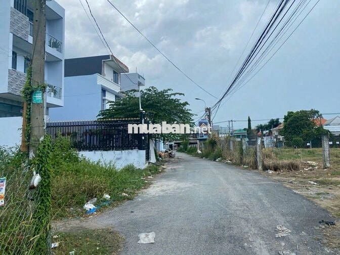 Chính chủ cần bán lô đất ngay chợ bình chánh,đường tập đoàn 8.Sổ Riêng