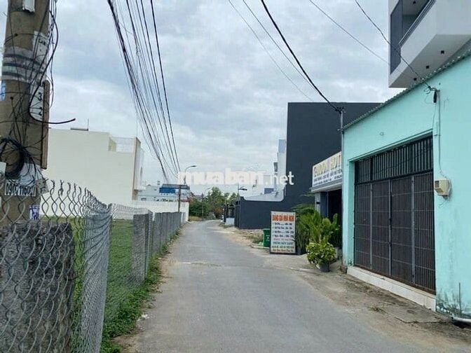 Chính chủ cần bán lô đất ngay chợ bình chánh,đường tập đoàn 8.Sổ Riêng