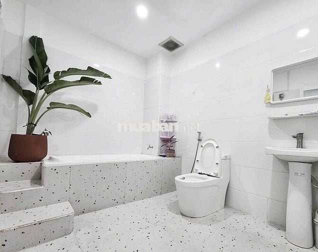 Căn Hộ Full Nội Thất Ban Công Gần Chợ Bà Chiểu Ngay Lê Quang Định