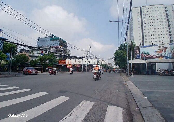 BÁN NHÀ 3 TẦNG – HẺM NHỰA GẦN MẶT TIỀN PHAN VĂN HỚN, Q.12