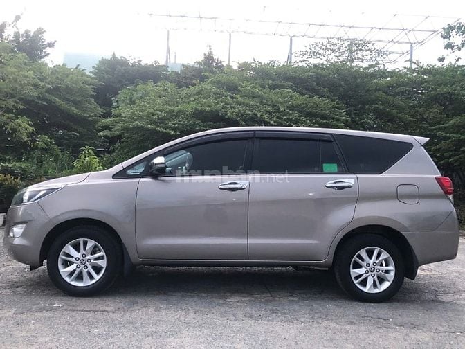 🚗 Cần bán Toyota Innova 2.0E MT – Sản xuất 2020, màu đồng ánh kim cực