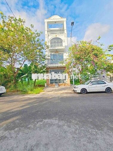 Bán Nhà 1 Trệt 3 Lầu Mới Đẹp - Có Hẻm Kỹ Thuật Bên Hông 2M