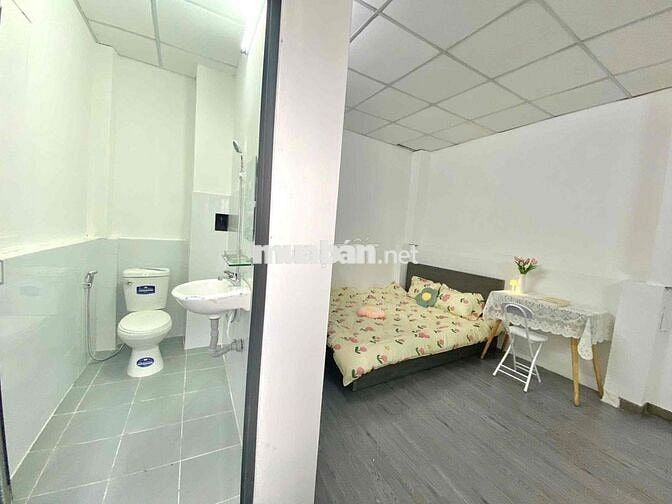 PHÒNG TRỌ CỬA SỔ TRỜI FULL TIỆN NGHI _ GẦN NGÃ TƯ BỐN XÃ