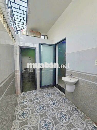 Bán Nhà 1 Trệt 3 Lầu Mới Đẹp - Có Hẻm Kỹ Thuật Bên Hông 2M