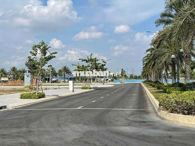 CẦN BÁN GẤP LÔ ĐẤT KẾ BÊN SÂN BAY LONG THÀNH