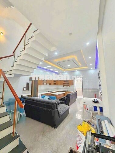 Bán Nhà 1 Trệt 3 Lầu Mới Đẹp - Có Hẻm Kỹ Thuật Bên Hông 2M