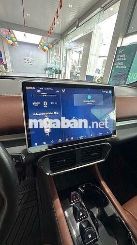 VinFast VF 8 Plus Đỏ, sản xuất 2023