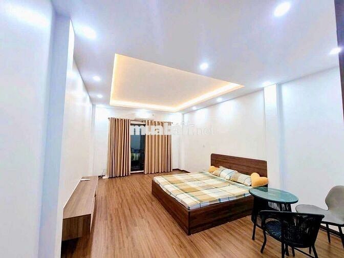 Sát cổng Trường CĐ CN Bách Khoa Mỹ Đình - 5 tầng/40m²/MT4m- DÂN XÂY