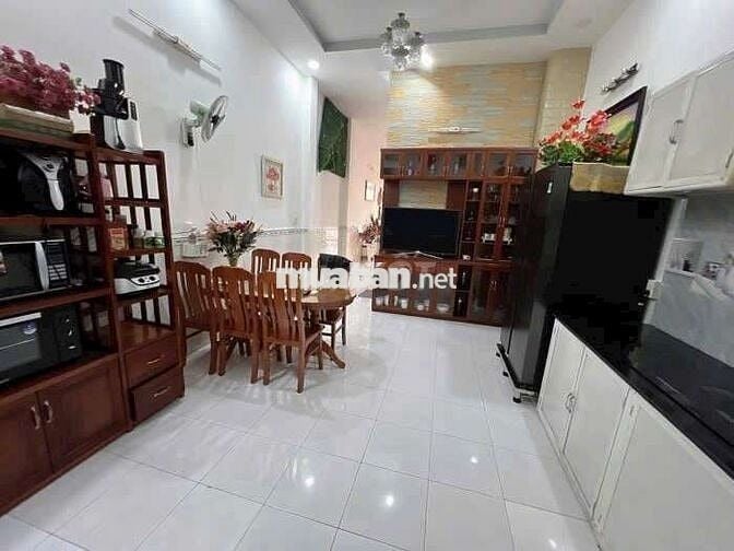 BÁN GẤP NHÀ ĐẸP HTP QUẬN 7 NGAY CẦU PHÚ MỸ DT:60M2(4❌15) GIÁ CHỈ 4TỶ