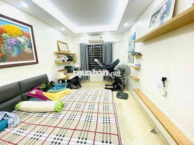 BÁN NHÀ ĐỊNH CÔNG MẶT NGÕ THÔNG KINH DOANH GẦN PHỐ DT: 32m2 *5 Tầng