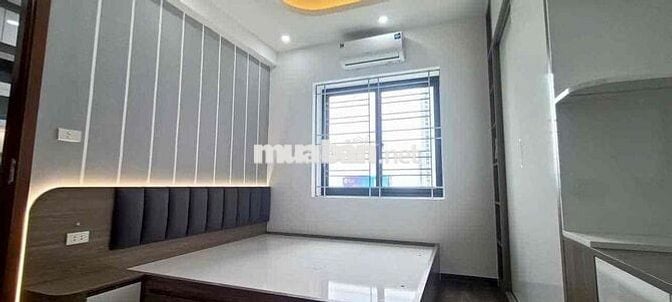Chính chủ cần băn căn 3 ngủ 2 vsa nhà đẹp full nội thất Nơ Pháp Vân