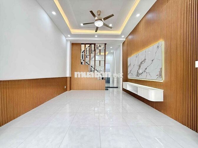 NHÀ MỚI SHR CHÍNH CHỦ VỊ TRÍ ĐẸP TTH
