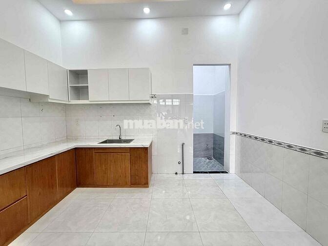 NHÀ MỚI SHR CHÍNH CHỦ VỊ TRÍ ĐẸP TTH