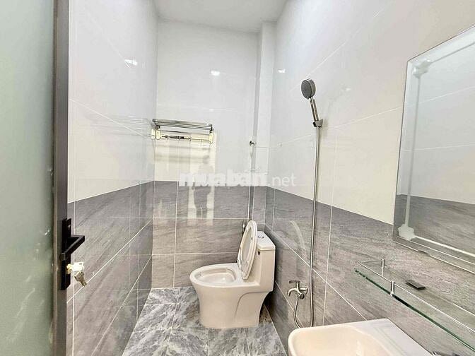 NHÀ MỚI SHR CHÍNH CHỦ VỊ TRÍ ĐẸP TTH
