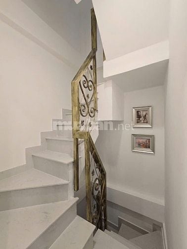 Bán nhà đẹp 4 tầng BTCT hẻm 4,5m Nguyễn Thiện Thuật P2 Q3
