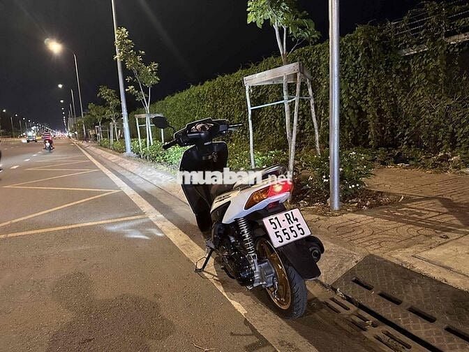 Click biển số Vip