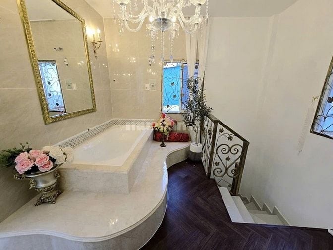 Bán nhà đẹp 4 tầng BTCT hẻm 4,5m Nguyễn Thiện Thuật P2 Q3