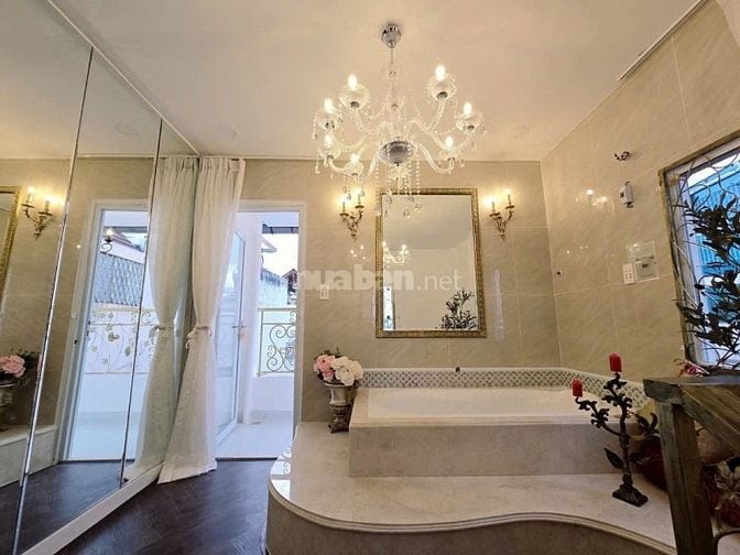 Bán nhà đẹp 4 tầng BTCT hẻm 4,5m Nguyễn Thiện Thuật P2 Q3