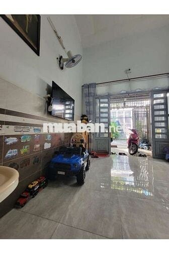 Bán gấp nhà 60m2(4x15m) đường xe tải Huỳnh Thị Hai. Giá chốt cực sốc.