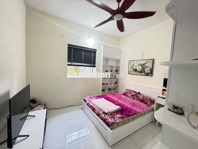 Bán căn hộ B3C 60m2, 2N,1WC, giá 5.05 tỷ