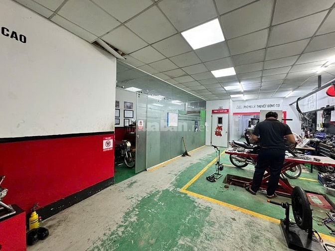 Cho thuê kho 300m2 đường Phạm Hùng, Bình Chánh , container vào tận nơi