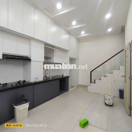 Nhà Đẹp 4 Tầng  mới sơn 3pn 1pt 3wc gần KDC Hồng Long 12triệu