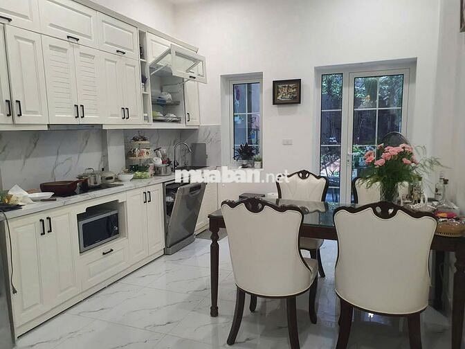 CHỈ BÁN TRONG THÁNG 10 nhà phố Lệnh Cư-Đống Đa 126m2 MT-4m 17.65 tỷ