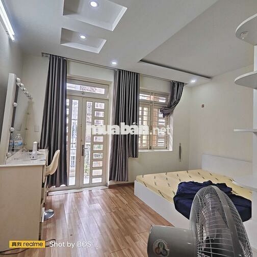 Nhà Đẹp 4 Tầng  mới sơn 3pn 1pt 3wc gần KDC Hồng Long 12triệu