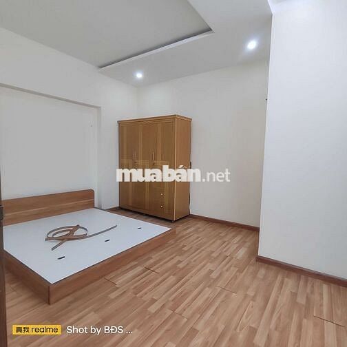 Nhà Đẹp 4 Tầng  mới sơn 3pn 1pt 3wc gần KDC Hồng Long 12triệu