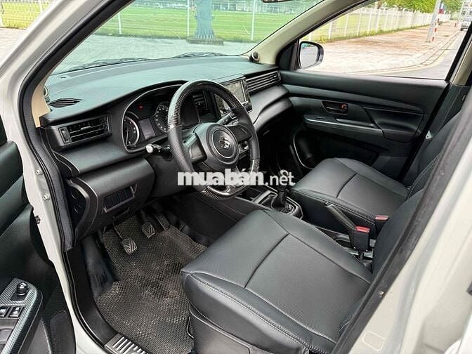Suzuki Ertiga 2022 số sàn