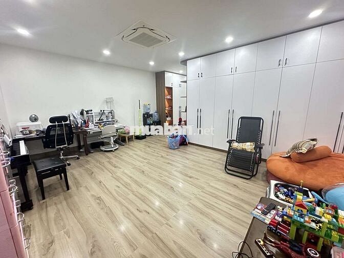 Mặt Tiền K.Doanh Đ.Số 6 L. Tây Nhà 5 Tầng T.Máy DT111m 5PN Hoàn Công