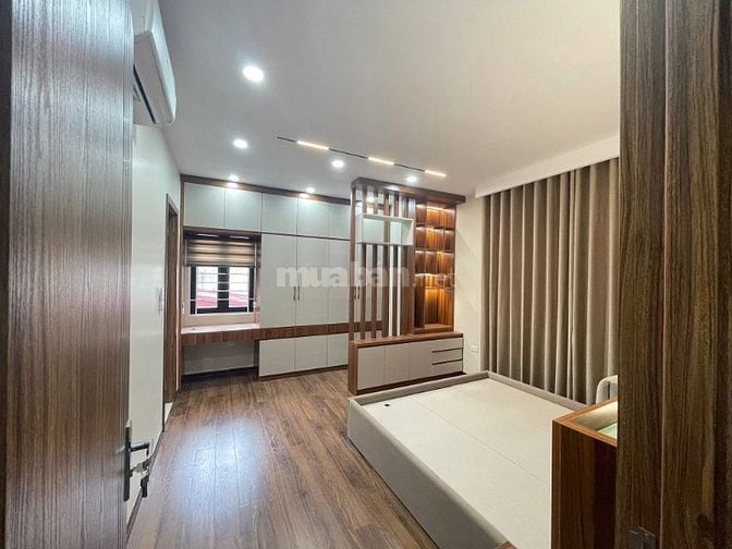 Tây Hồ 50m2, 6 tầng thang máy, ô tô tránh, gần hồ, ở luôn