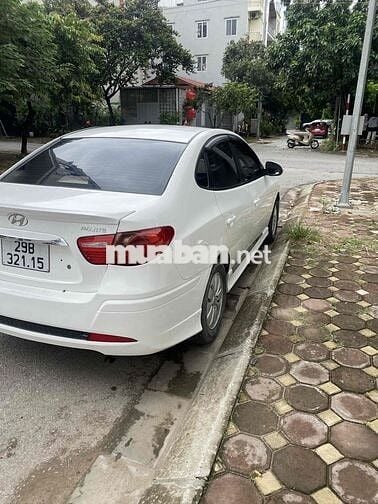 Hyundai Avante 2014 1.6 AT - 180000 km