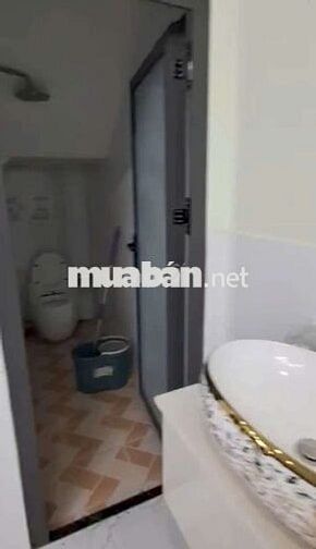 Cho thuê nhà 1 Trệt 3 Lầu gần quốc lộ 1K và Làng Đại học Dĩ An