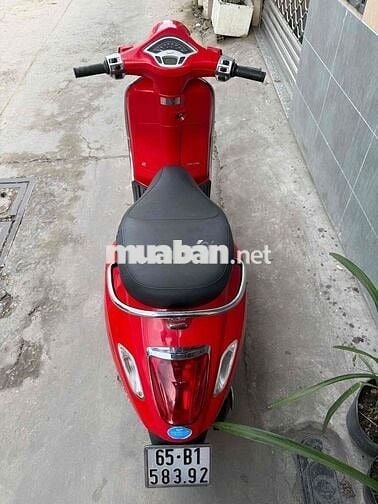 Vespa 2015 đèn tròn xe đẹp, máy zin êm chỉ 19tr5