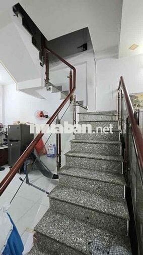 KẾ MT L.V.QUỚI, ĐƯỜNG XE HƠI, NHÀ ĐẸP MỚI Ở NGAY 80m2 sàn hơn 4 tỷ xíu
